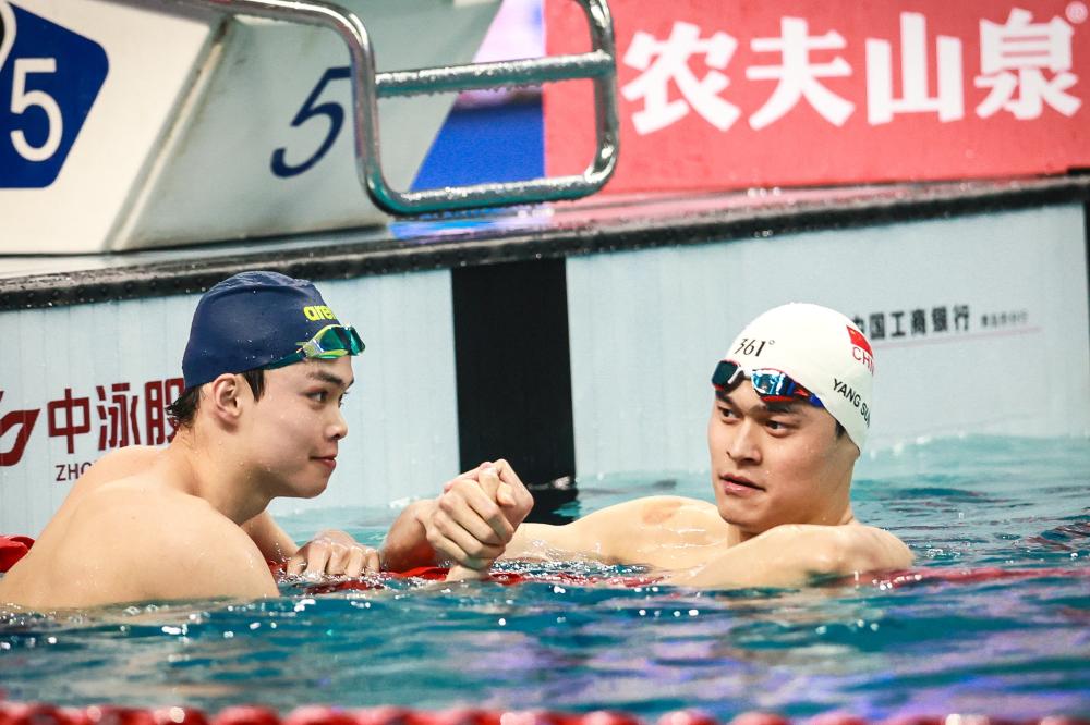 伯克在篮板